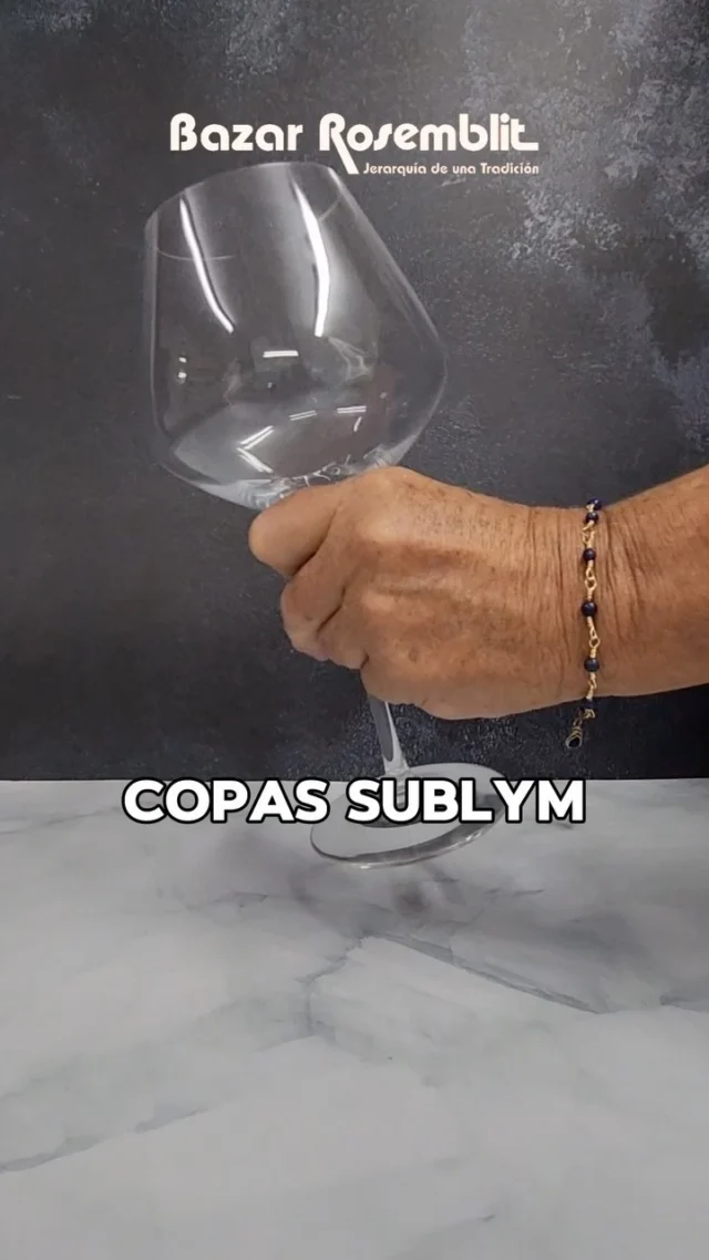 Las copas Sublym de Chef&Sommelier no solo son hermosas y delicadas sino que su precio es una locura! 🔥

Son conocidas por su línea esbelta, tallo largo y delgado, además de estar fabricadas con cristal ultra transparente y brillante ✨ 

-10% descuento por pago con transferencia 
-3 cuotas sin interés

🚚 Hacemos envíos a todo el país

#bazar #bazarRosemblit #sublym #calidad #precio #envios